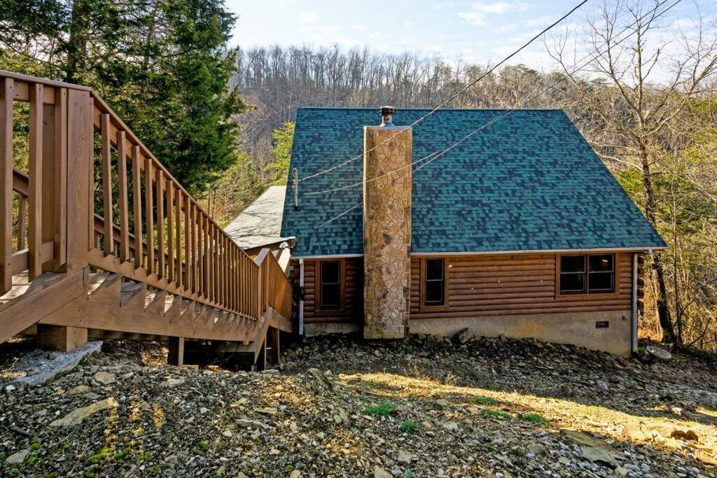 Beautiful 2 Bed Cabin With Hot Tub And Resort Pool Sevierville Esterno foto